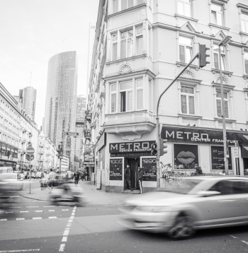Frankfurtes ielas, galerijas, arhitektūra. Grāmatu tirgus. Vācija. 