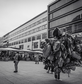 Frankfurtes ielas, galerijas, arhitektūra. Grāmatu tirgus. Vācija. 