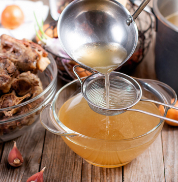 Liellopa buljons jāvāra visilgāk.