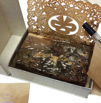 Vēsturiskais tortes gabaliņš nosolīts par 2600 eiro.