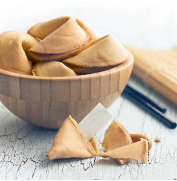 Ķīniešu laimes cepumiņi.