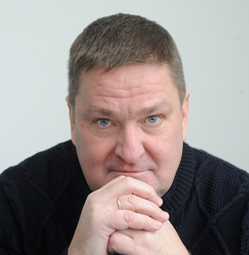 Dzintars Zaķis: "Es laukos dzīvodams nejūtu, ka kāds darītu lietas labā, lai perifērijā dzīve kļūtu civilizētāka. Sajūta ir, ka koalīcija noslēgusies Vecrīgā, savas elites vajadzību risināšanas ietvaros, un nezina, kas notiek reģionos. Tur arī nekas nenotiek, uzlabojumu nav."