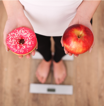 98% gadījumu virssvara un aptaukošanās iemesls r nesabalansēts uzturs un mazkustīgums.