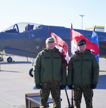 Nacionālo bruņoto spēku militārajā bāzē "Lielvārde" notiek pasākums, kurā, demonstrējot NATO klātbūtni reģionā, ierodas divi Nīderlandes iznīcinātāji "F-35".