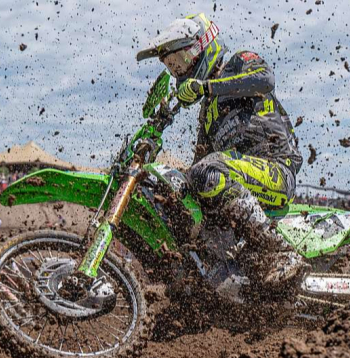Pauls Jonass pirmajos oficiālajos mačos pie "Kawasaki" moča stūres lieki neriskēja un parādīja stabilu sniegumu, tiekot labāko desmitniekā.