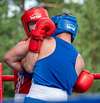 Latvijas amatieru bokss šobrīd ir neapskaužamā situācijā jeb boksa terminoloģijā runājot "kārtīgā klinčā" – valsts atbalsta īsti nav, tāpat kā vienas valsts atzītas organizācijas, kas vadītu šo sporta veidu.