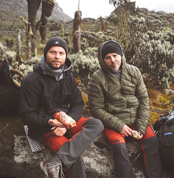 Latvijas slavenības Ugandā.