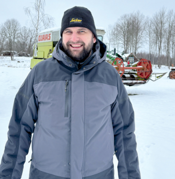 Druvienas pagasta zemnieku saimniecības "Laskumi" saimnieks Kristaps Graumanis mērķtiecīgi palielina Herefordas šķirnes ganāmpulku, kas Latvijā patlaban ir otrs lielākais. Saimnieks uzskata – arī viņa saimniecībai izaicinājums būs 100 zīdītājgovju robežšķirtnes sasniegšana, kad izaugsmes turpināšanai vajadzēs ieguldījumu jaudīgāku agregātu pirkumam.