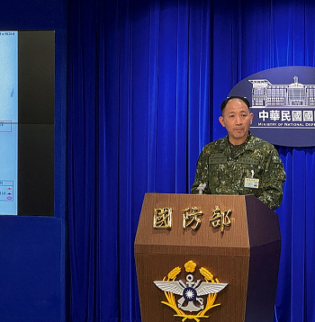 Taivānas Aizsardzības ministrijas pārstāvis Sje Dzišeņs.