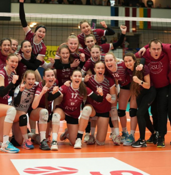 "Rīgas Stradiņa Universitātes/Murjāņu Sporta ģimnāzijas" komanda.