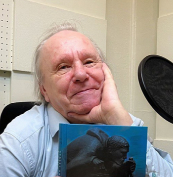 Andris Zeibots Latvijas radio studijā 2022. gadā. 