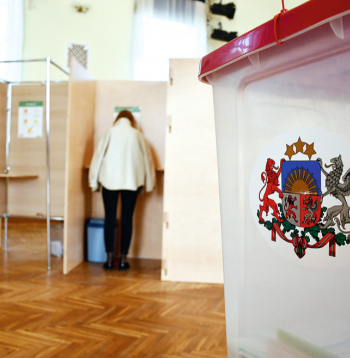 Kopumā visā Latvijā šajās vēlēšanās strādās 948 vēlēšanu iecirkņi.
