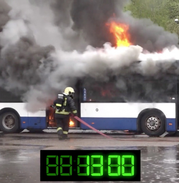 Autobusā uzliesmojusi litija baterija.