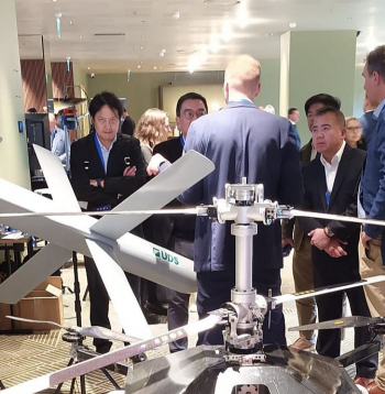 "Baltic Miltech Summit 2025" izstādē pārsvarā bija apskatāmi daudz dažādu dronu modeļu, kā arī ar to vadību un apkopi saistītas inovācijas.