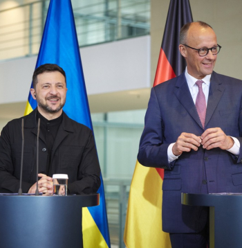 Ukrainas prezidents Volodimirs Zelenskis vizītē Berlīnē ticies ar Vācijas kancleru Frīdrihu Mercu.