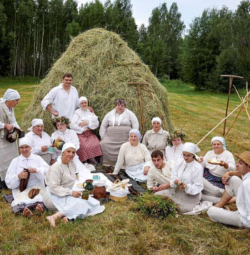 Folkloras kopa "Dimzēns".