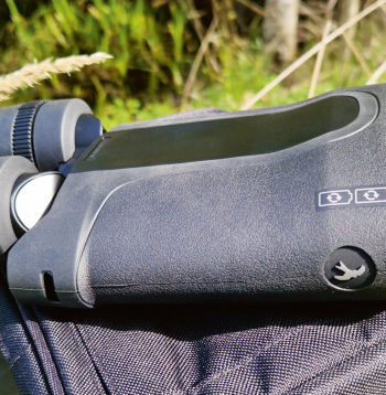 Optiskais binoklis ar attēla stabilizāciju KITE OPTICS APC STABILIZED 16X42.