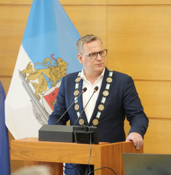 Jaunievēlētais Rīgas domes (RD) priekšsēdētājs Viesturs Kleinbergs piedalās domes sēdē, kurā notiek RD priekšsēdētāja ievēlēšana.