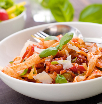 Tagliatelle ar dārzeņiem.