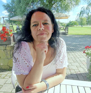 Liene Kurka: "Ceru, ka pēc pāris gadiem varēšu savā pagaidu miteklī izveidot nelielu bibliotēku, grāmatu maiņas vai atdošanas punktu."