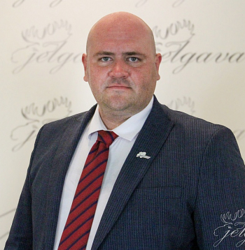 Mārtiņš Daģis ievēlēts par Jelgavas domes priekšsēdētāju. Viņš nomainījis amatā Andri Rāviņu, kurš bija visilgāk amatā esošais Latvijas pašvaldības vadītājs – par pilsētas domes priekšsēdētāju viņš tika ievēlēts 2001. gada 26. martā un turpināja šo darbu vairākus sasaukumus.