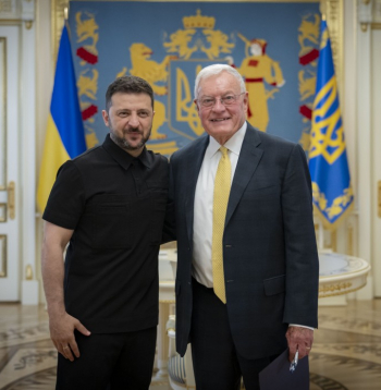 Volodimirs Zelenskis pirmdien Kijivā tikās ar ASV īpašo sūtni Kītu Kellogu.