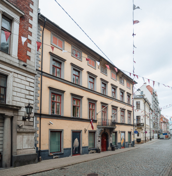 VAS "Valsts nekustamie īpašumi" (VNĪ) izsludinājusi izsoli nekustamajam īpašumam Pils ielā 21, Rīgā. 