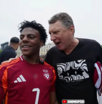 Interneta personība "IShowSpeed" (Darrens Džeisons Votkinss) (no kreisās) un eksprezidents Raimonds Vējonis.