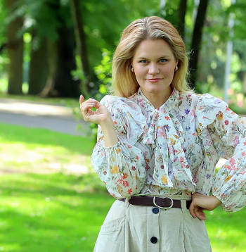 Annija Putniņa: "Esmu uzstājusies mūziklu žanrā Latvijā daudzviet, bet Brodvejas hitu koncerts tieši Jūrmalā būs kaut kas īpašs. Ceru, ka arī mana ģimene izbaudīs šo vakaru."