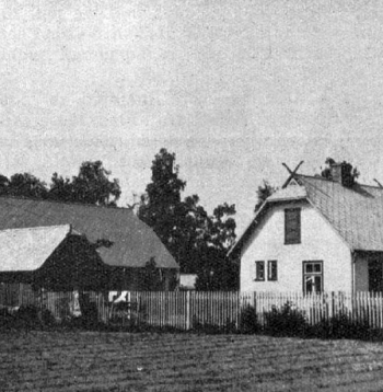 Lauku sēta ar šīfera jumtiem Jelgavas apkaimē 1939. gadā.