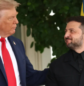 ASV prezidents Donalds Tramps un Ukrainas prezidents Volodimirs Zelenskis tikšanās laikā Vašingtonā 18. augustā.