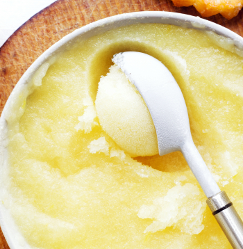 Bumbieru un ingvera sorbets.