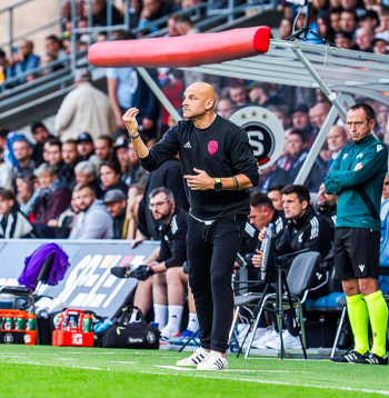 "Rīgas" futbolistu galvenais treneris Adrians Guļa.