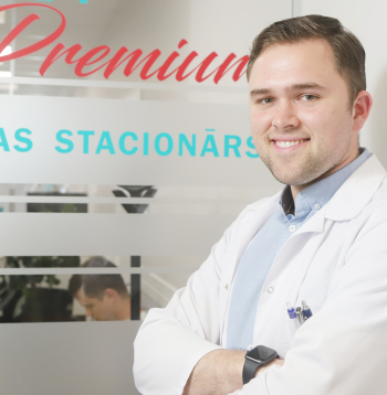 Māris Lapšovs, rezidents kardioloģijā Paula Stradiņa Klīniskajā universitātes slimnīcā, konsultē “Veselības centru apvienības” klīnikā “Aura”.