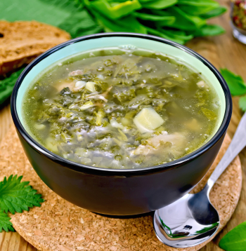 Zupa no gārsas, nātrēm un skābenēm. Zupa no gārsas, nātrēm un skābenēm.