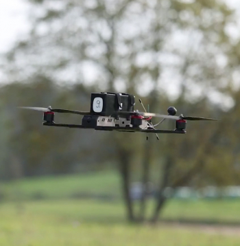 Mācību galvenais uzsvars bija uz moderno tehnoloģiju, īpaši dronu efektīvu pielietošanu.
