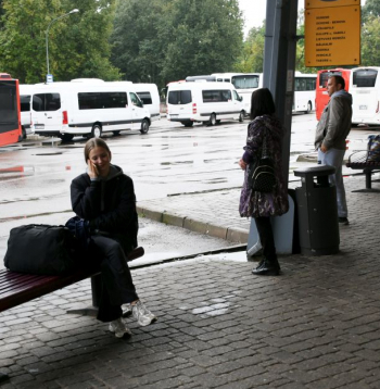 Daugavpils autoosta laikā, kad notiek pasažieru pārvadātāju rīkotā protesta akcija "Viena stunda bez sabiedriskā transporta", lai pievērstu uzmanību nepietiekamam finansējumam sabiedriskātransporta nozarē.