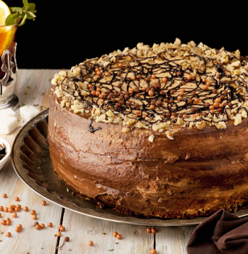 Šokolādes un putukrējuma torte.