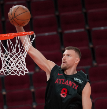 Kristaps Porziņģis un "Hawks".