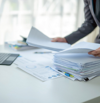 Ja jāiesniedz papīra formā parakstīts līgums, to ieskenēju un pievienoju apliecinājumu, ka kopija ir pareiza. Ja jāiesniedz papīra formā parakstīts līgums, to ieskenēju un pievienoju apliecinājumu, ka kopija ir pareiza.