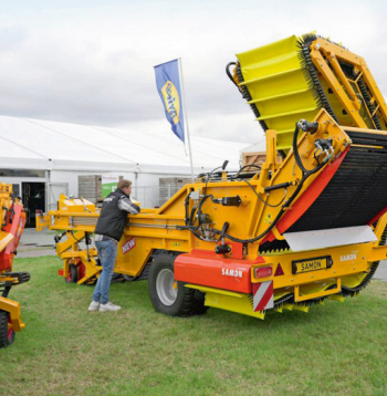 'Samon SU2L' sīpolu kombains.