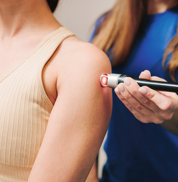 HILT ir viegli panesama, nesāpīga procedūra, tās laikā var sajust siltumu.