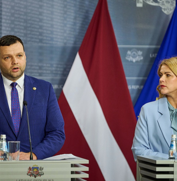 Pēc valdības vadītājas pārmetumiem, ka labklājības ministrs nav devies pārstāvēt Latviju Eiropas Savienības ministru sanāksmē, Reinis Uzulnieks valdības sēdē sacīja, ka LGBTQ jautājumi nav viņa prioritāte. Evika Siliņa vēl piebilda – ja ministram tā nav prioritāte, tad varot izdarīt secinājumus.