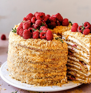 Klasiskā medus kūka. Klasiskā medus kūka.