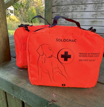 "Decathlon Latvija" piedāvātā suņu aptieciņa. "Decathlon Latvija" piedāvātā suņu aptieciņa.