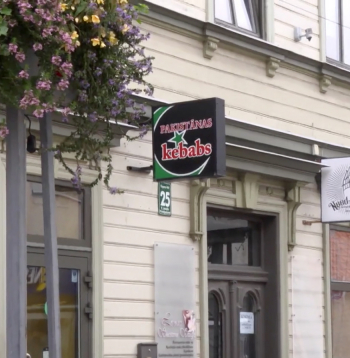 Iegūstot videomateriālu un skaidrojot notikušo, nav gūti pierādījumi tam, ka šajā gadījumā būtu noticis noziedzīgs nodarījums.
