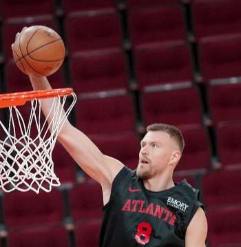 Kristapa Porziņģa pārstāvētā Atlantas "Hawks" mājas spēles aizvada mazākajā NBA arēnā – tajā ir vietas 16 600 skatītājiem.