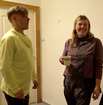 Starp Magoni un Edgaru uzvirmo pirmās nesaskaņas. Starp Magoni un Edgaru uzvirmo pirmās nesaskaņas.