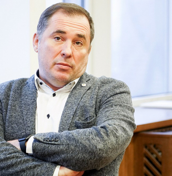 Vēlēšanu sistēmas izmaiņu projekts, ko piedāvā jaunā politiskā kustība, ir izstrādāts Saeimas deputāta Didža Šmita vadībā. Viņš, pētot ārvalstu pieredzi, izvēlējies modeli, kas tuvs Īrijas un Maltas sistēmai.