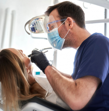 Kas patiesībā izraisa zobu sāpes un kā tās efektīvi ārstēt?